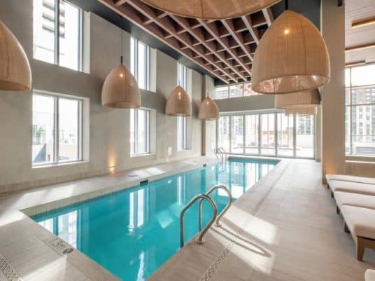 Construction de piscine - Tour des Canadiens 3 à Montreal